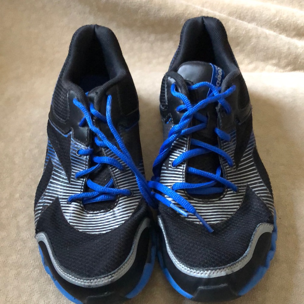 Reebok Zig Lite athletic shoe!  Size 7!  Black/Royal blue, Excellent condition